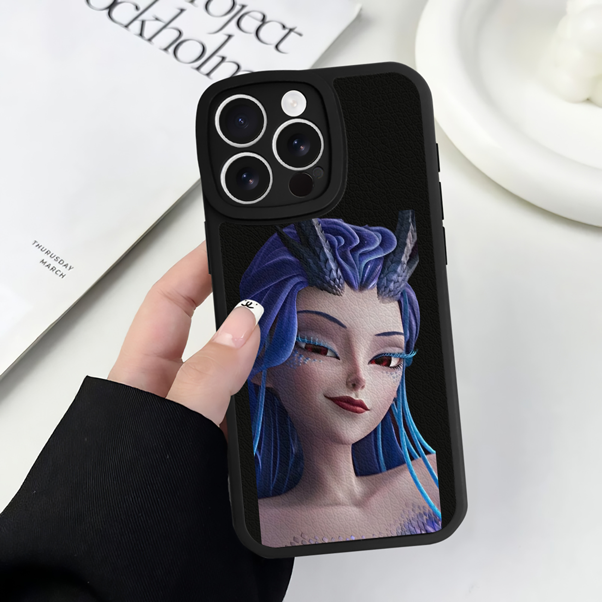 （画像用） Ne Zha 2 ナタ 魔童の大暴れ 【iPhone 16シリーズ対応】シリコンスマホケース（レザー調） 材質：シリコン